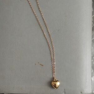 Chic Gold Heart Necklace
